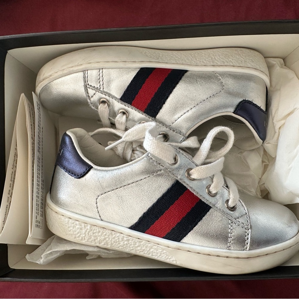 Gucci Silver Kids Sneakers with Red and Blue Stripes